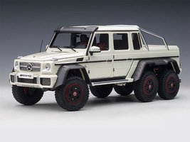 MERCEDES BENZ - G-CLASS G63 V8 AMG 6X6 2013 white